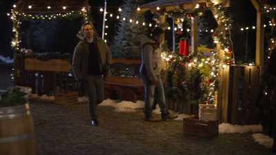 Ember, hey, I'm sorry
I'm late to set up. - The Picture of Christmas