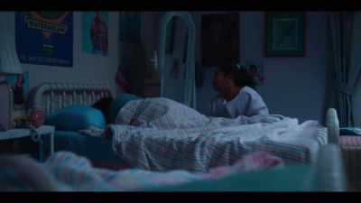- Emilia, wake up, - Gordita Chronicles