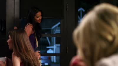 Emily! Hey, what are you doing here? - Pretty Little Liars