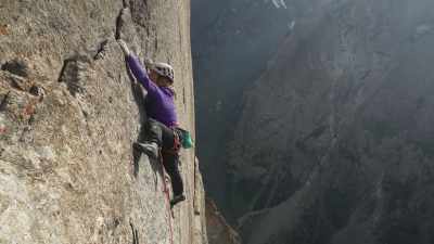 - Emily, trust yourself! - Edge of the Earth