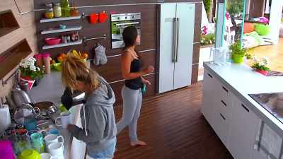 EMMA:
Do you know what I mean?
Why am I even here - Love Island