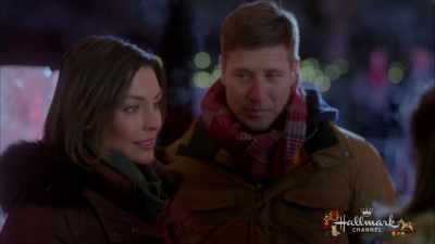 Emma, sculpting ice
isn't exactly a career. - Christmas Festival of Ice
