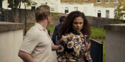 Emma, Simon, hi. - The Girl Before