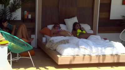EMMA: Tel, you come
with a girl - Love Island