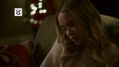 Emma: What
exactly is it you-- - A Song for Christmas