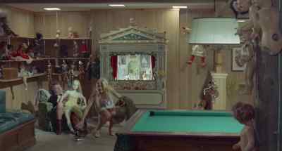 Emmanuel, leave the ironing board here. - Candy