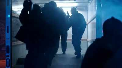[energetic music] - History's Greatest Heists with Pierce Brosnan