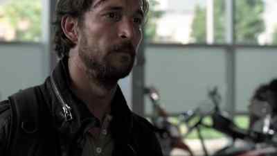 [engine revs] - Falling Skies
