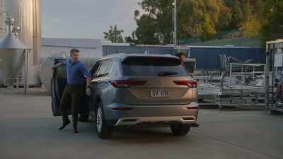 [Engine revs, tires squeal] - NCIS: Sydney