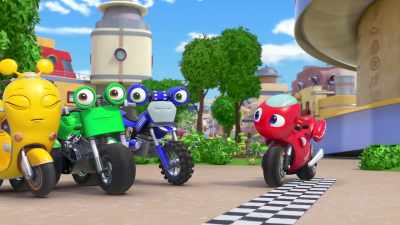(engine revving) - Ricky Zoom