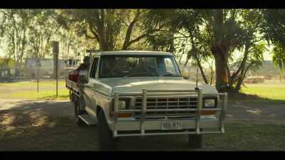 (engine rumbling) - Black Snow