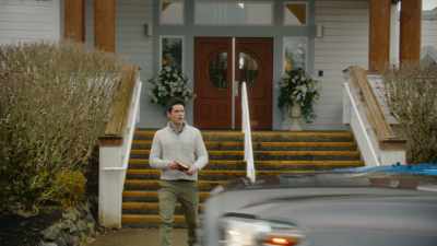 (engine rumbling) - An Easter Bloom