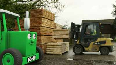 [engine rumbling] - Tractor Ted