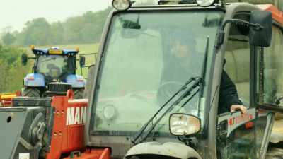 [engine starting] - Tractor Ted