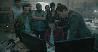 - Enhance that image.
- I can't do that. - Killing Gunther