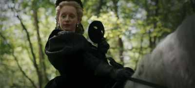 - Enjoying a walk in the woods?
- Same as you. - The Serpent Queen