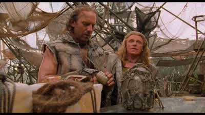 That's her. - Waterworld