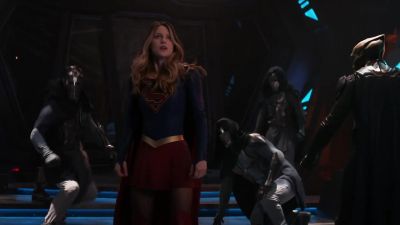 - Enough. Enough!
- What are you doing? - Supergirl