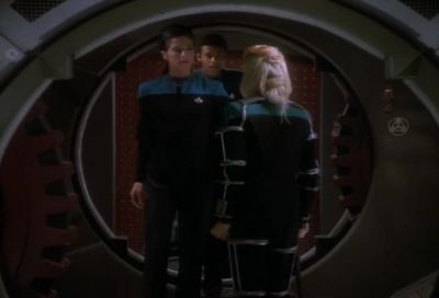 Ensign Pazlar reporting for duty. - Star Trek: Deep Space Nine