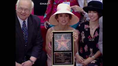 Então eu pensei que,
com toda a publicidade, - Rita Moreno: Just a Girl Who Decided to Go for It