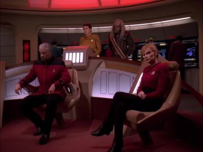 - Entering the Devron system, sir.
- Full stop. - Star Trek: The Next Generation