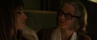 Entrance angles, muzzle burns.
Je suis un connoisseur. - Hotel Artemis