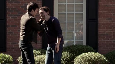 Enzo, look at me. - The Vampire Diaries