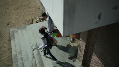 어어, 잠깐만, 잠깐만    야, 어, 부러졌어, 어떡하지? - All of Us Are Dead