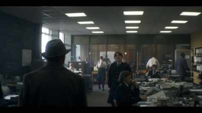 Er, Chief Constable Gregory's here.
I can see. - The Long Shadow