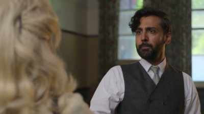 Er, Dennis. Dennis
Mohindra. Mr Mohindra! - Funny Woman