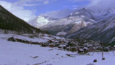 Ergens sneeuw vinden, was bijna onmogelijk. - Wham!: Last Christmas Unwrapped