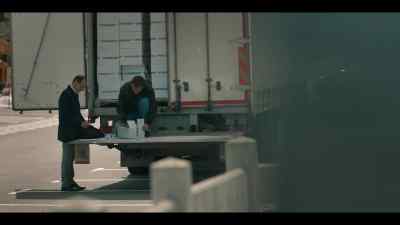 ERIK:
Come on. - Hanna