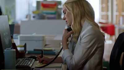 [Erin's phone buzzing] - Cradle of Deception