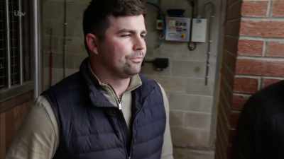 Erm, no. I just care for her life,
so I... - Britain's Tiger Kings - On the Trail with Ross Kemp