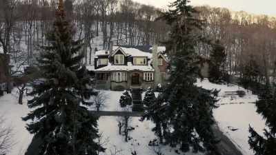 - [Ernie] So, after that I
  just said I'll see ya later. - Inn Love by Christmas