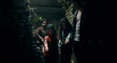 Es brillante. - There's Something Wrong with the Children