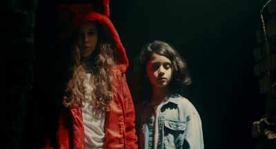 Es brilliante. - There's Something Wrong with the Children