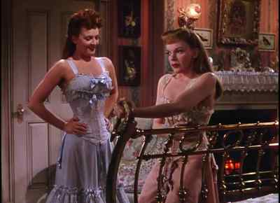 Es, it does wonders for your figure. - Meet Me in St  Louis