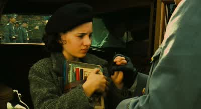 Es la otra mano, Ofelia. - Pan's Labyrinth