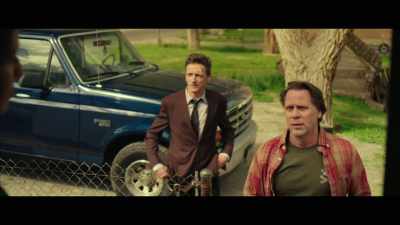 Es mi amigo. - Small Town Crime