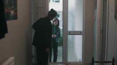 Esme. Hi. I'm Lisa Wallace. - The Vanishing Triangle