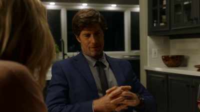 - Eso es terapia. Bueno, en parte, - Couples Retreat Murder