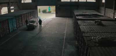 - Espera, el
auto del jefe no está aquí. - Krays: Code of Silence