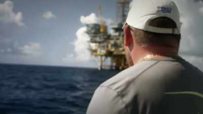 Essentially,
these things are a little
self-sustained city. - Deadliest Catch: Bloodline