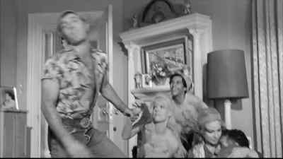 - Essie, lock the back door good. - Lady in a Cage