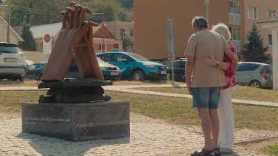 Esta imagen... - The Tattooist’s Son: Journey to Auschwitz