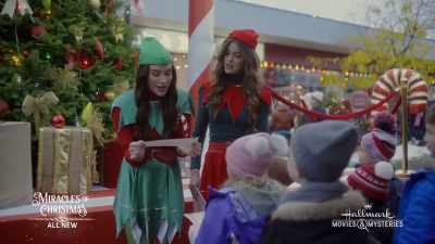 Está na hora
da caça às bengalas doces anual. - Christmas for Keeps