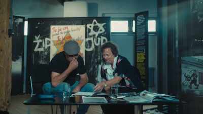 Este niño escribe: - The Tattooist’s Son: Journey to Auschwitz