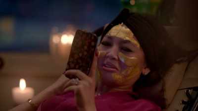 (esthetician laughs) - House of Ho