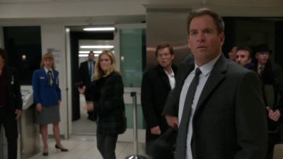 Esto es para ti, Gomez!
Esto es para ti! - NCIS